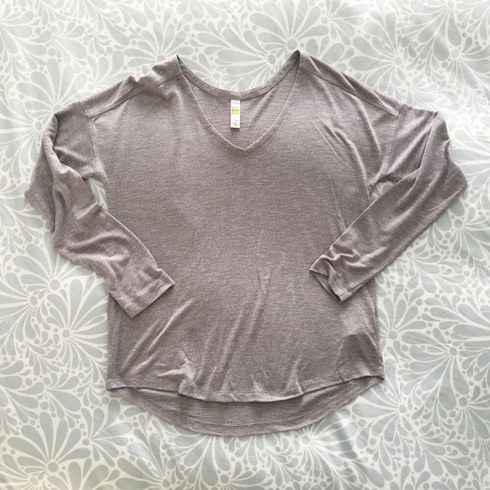 Lolë Light Knit Layering Top in Gray